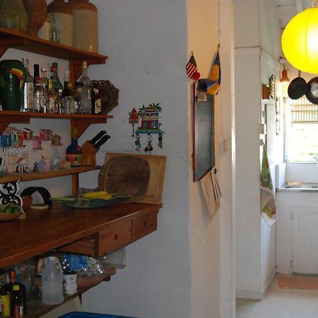 Charming Old World Apartment Bridgetown Exteriör bild