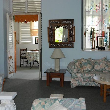 Charming Old World Apartment Bridgetown Exteriör bild