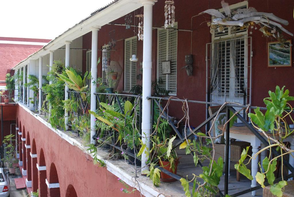 Charming Old World Apartment Bridgetown Exteriör bild