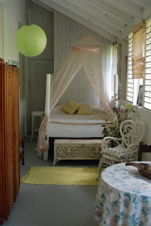 Charming Old World Apartment Bridgetown Exteriör bild