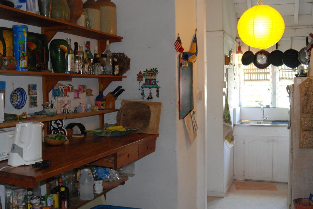 Charming Old World Apartment Bridgetown Exteriör bild