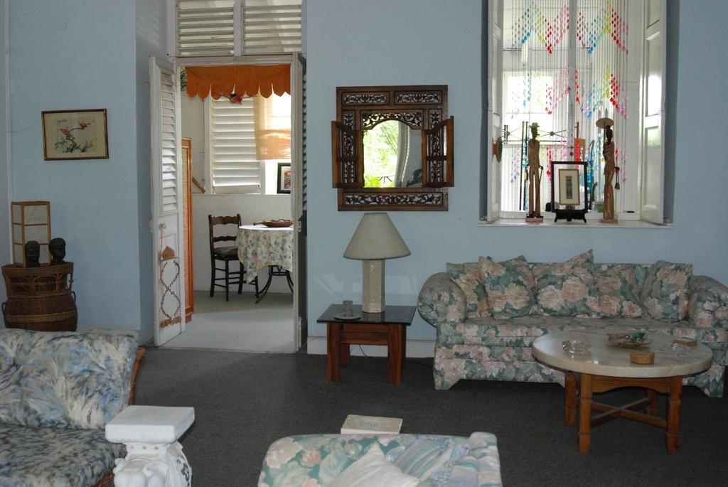 Charming Old World Apartment Bridgetown Exteriör bild