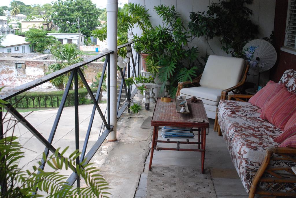 Charming Old World Apartment Bridgetown Exteriör bild